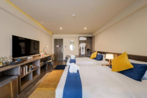 Eight Hotel Ari